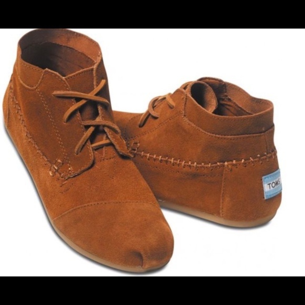 TOMS leather moccasin size 7.5